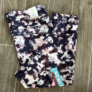 Marika Tummy Control Capri Leggings